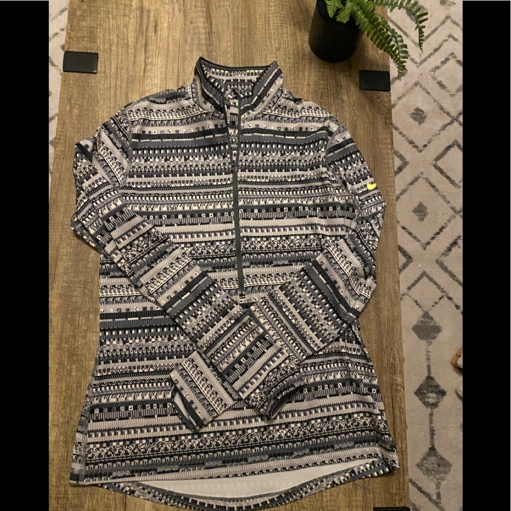Women’s size Large long sleeve Dryfit Nike
